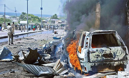 atentado con coche bomba en somalia Al Shabab ataca un convoy de instructores militares de EAU